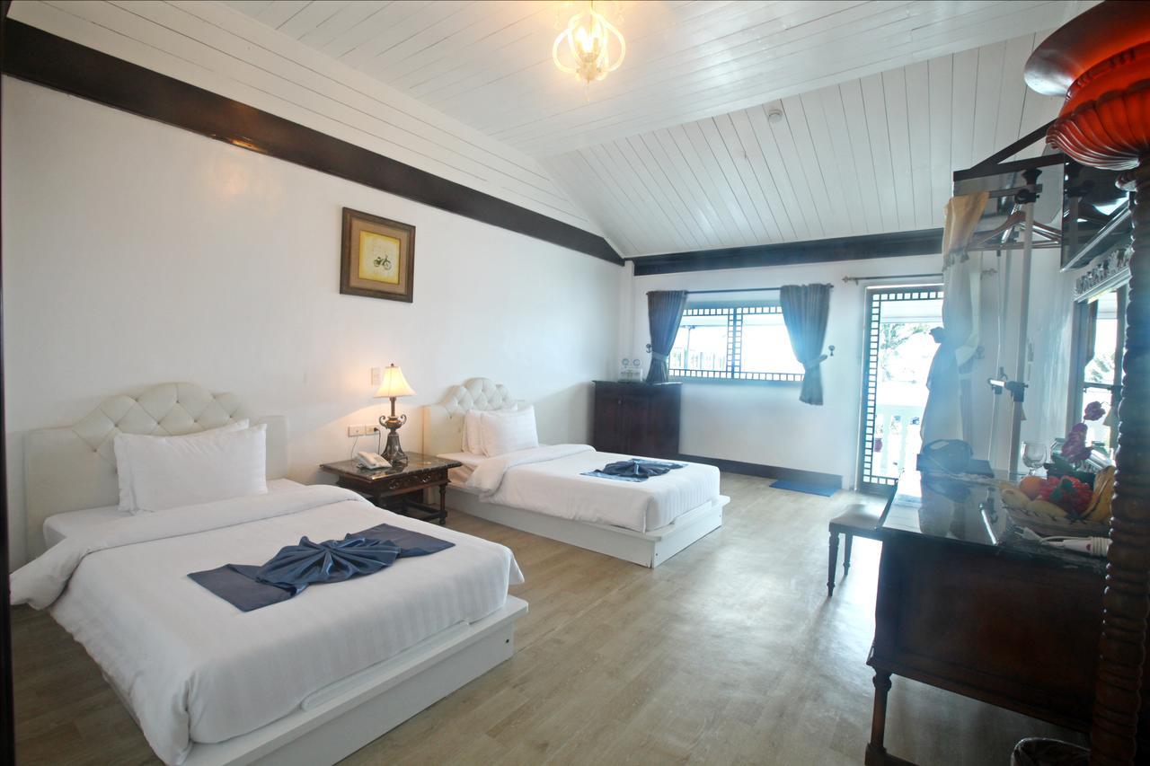 Bolabog Beach Resort Balabag  Rum bild
